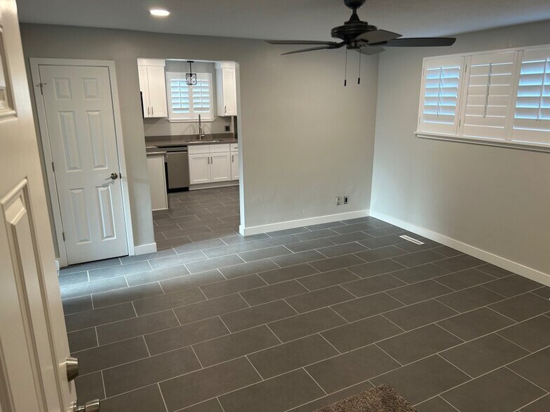 Building Photo - 2536 S 700 E