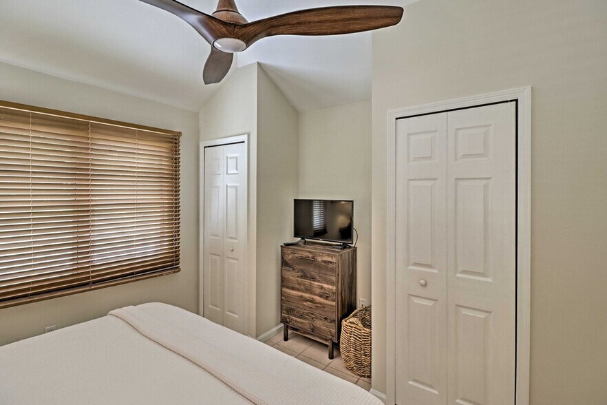 Building Photo - 169 Golf Club Dr