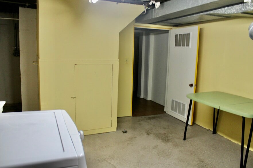 Laundry Room - View 1 - 3212 Poppleton Ave