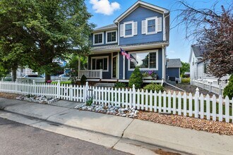 Building Photo - Charming Corner Lot! 3 Bedroom, 3.5 Bath w...