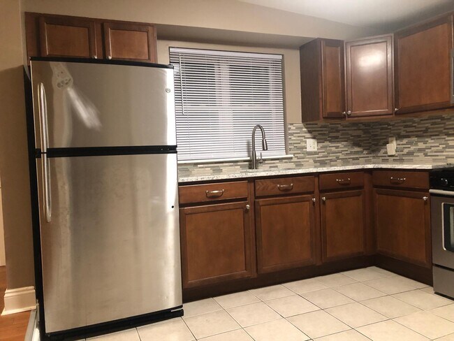 Building Photo - 1228 S 8th St