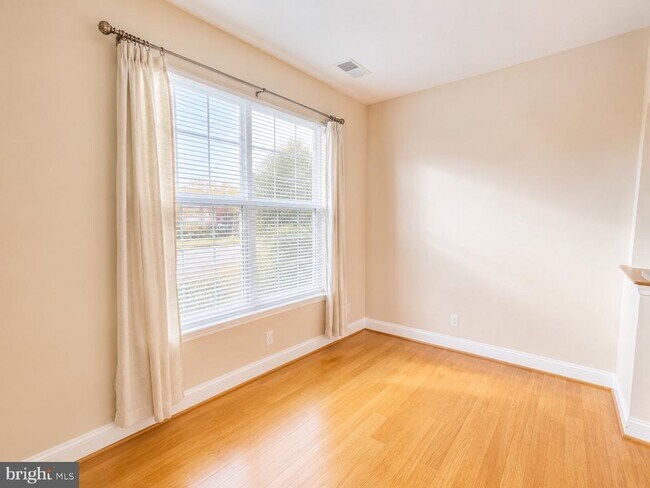Building Photo - 5910 Great Star Dr