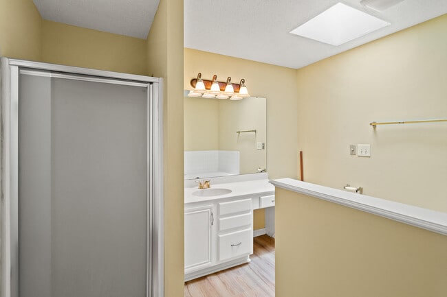 Building Photo - 2601 Hillshire Dr