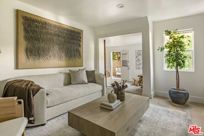 Building Photo - 2370 San Marco Dr