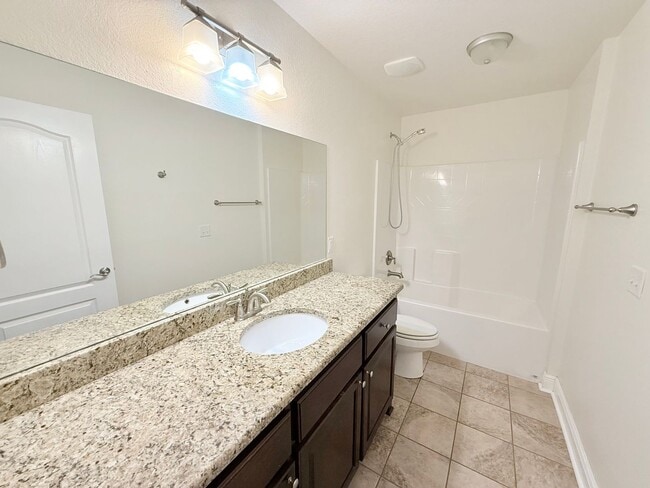 Building Photo - 3-Bedroom Pool Home - Half-Acre Lot