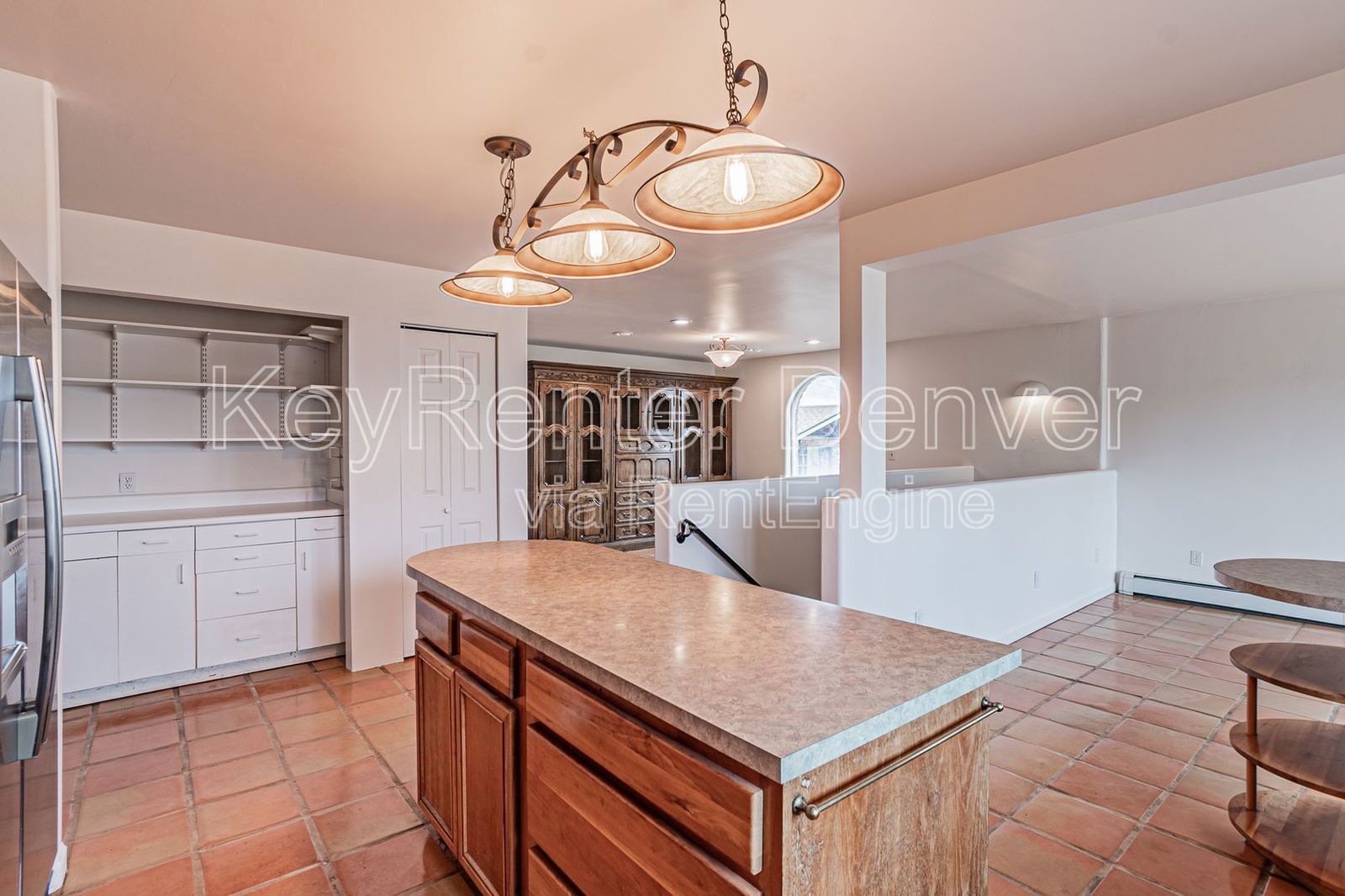 Building Photo - 990 Beech St