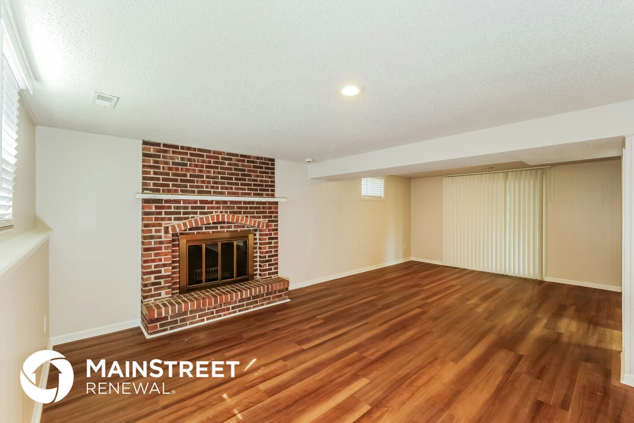 Building Photo - 513 NE Grant Dr