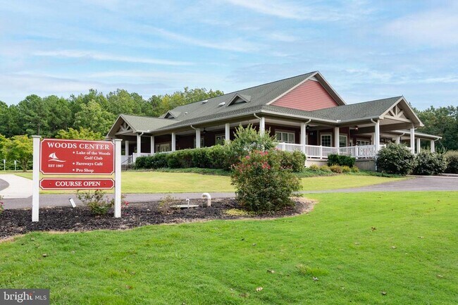 Building Photo - 205 Monument Rd