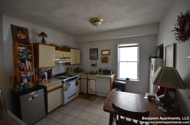 Building Photo - 26 Haskell St