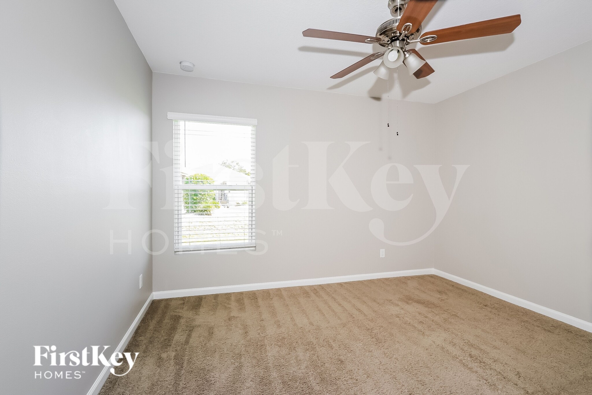 Building Photo - 511 SW Nadell Ave