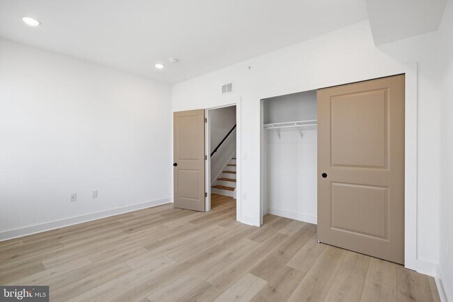 Building Photo - 2237 N 16th St