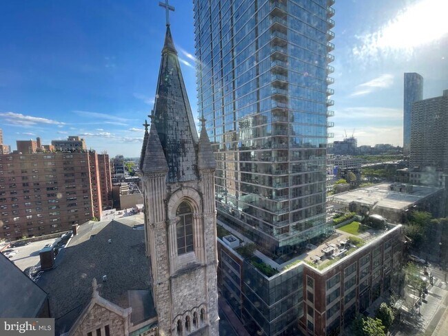 Building Photo - 2101 Chestnut St