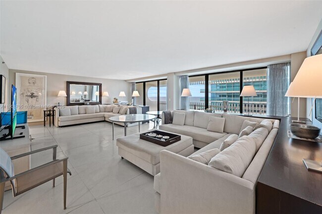 Building Photo - 10205 Collins Ave