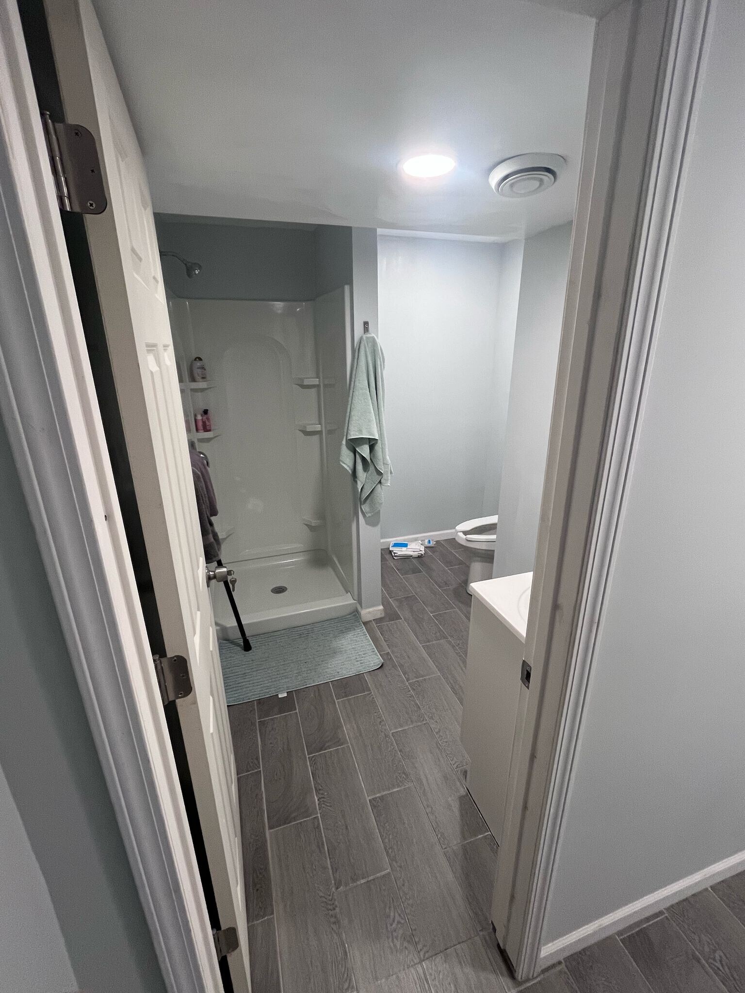 Building Photo - 522 Newton Ave N