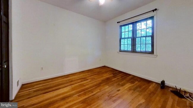 Building Photo - 108 E Rosemont Ave