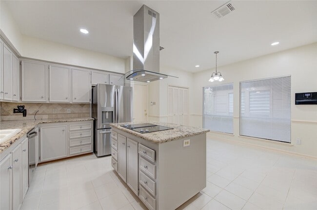 Building Photo - 12307 Rocky Knoll Dr