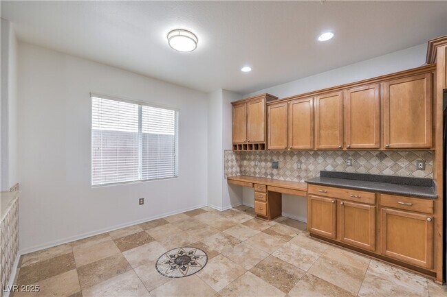 Building Photo - 10227 Sunset Gardens Dr