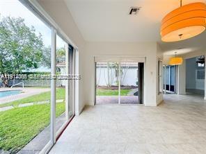 Building Photo - 1621 Diplomat Dr