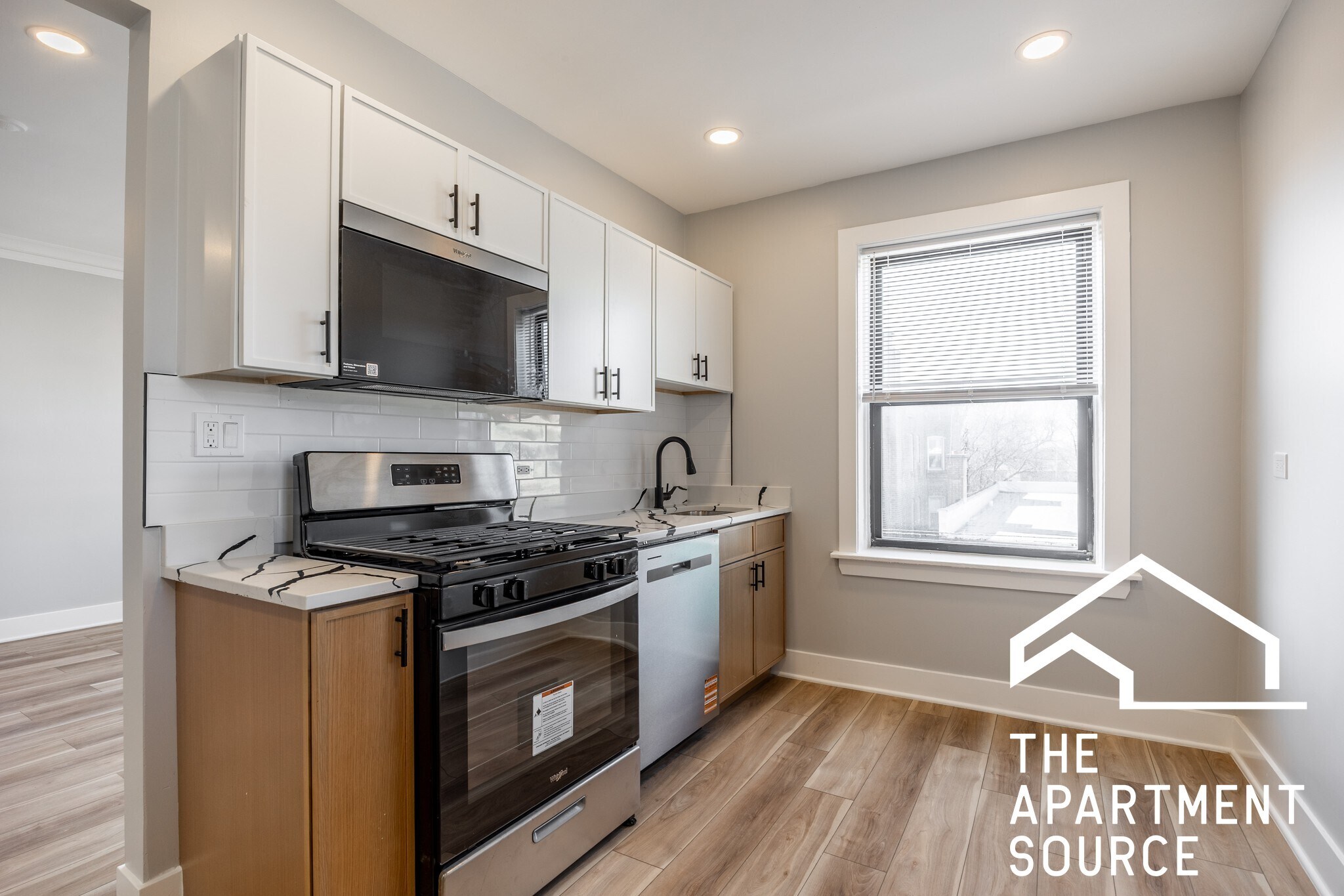 Building Photo - 6148 N Francisco Ave