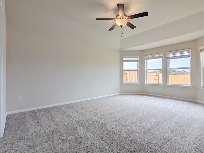Building Photo - 2023 Stella Pne Dr