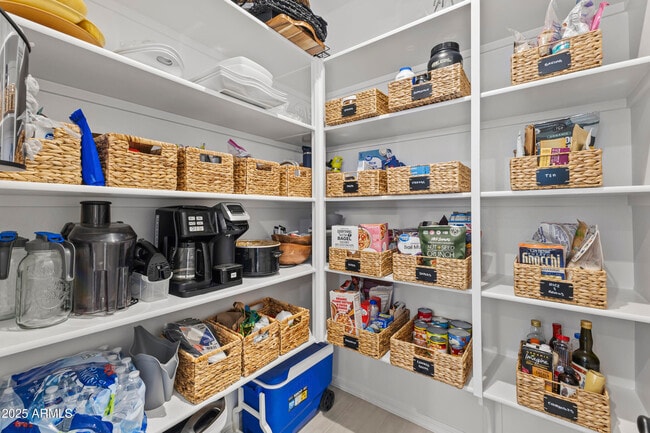 Building Photo - 5419 W Las Palmaritas Dr