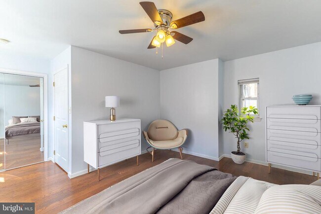 Building Photo - 1243 N Palethorp St