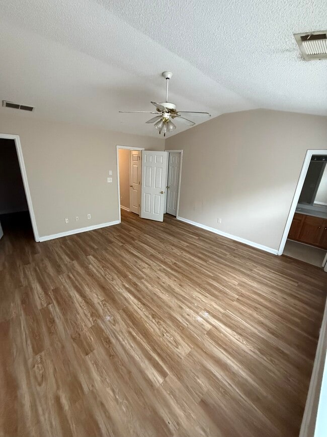 Building Photo - 460 Parkway Rd