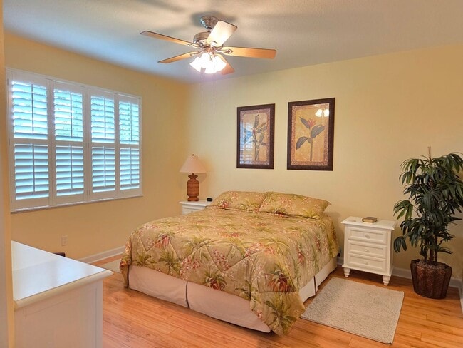 Building Photo - Beautifully Decorated Home~Turn Key~Commun...