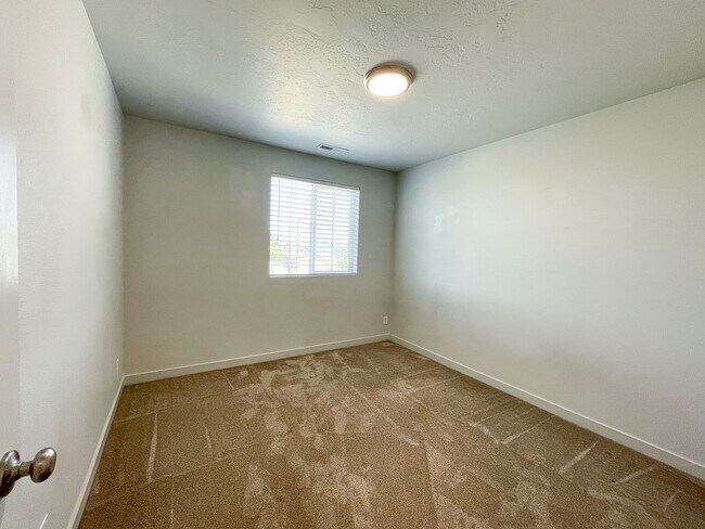 Building Photo - 16891 N Lowerfield Loop