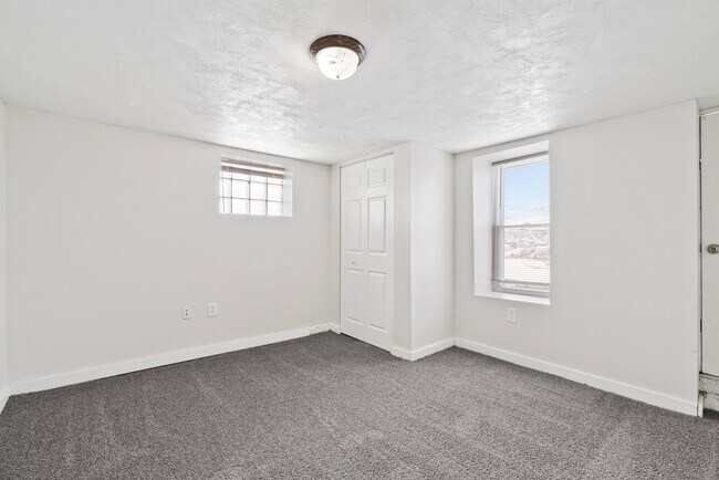 Building Photo - 803 Vermont Ave