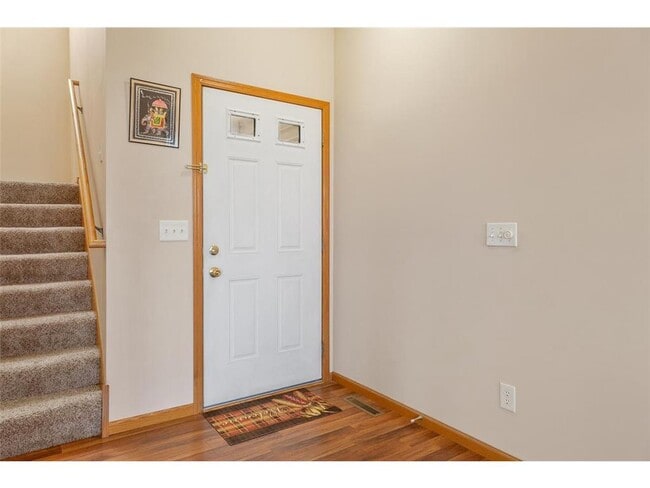 Building Photo - 5125 Holly Ln N