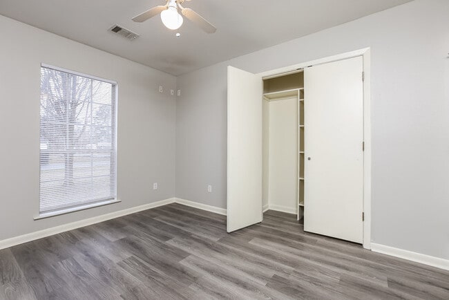 Building Photo - 301 Calloway Ave