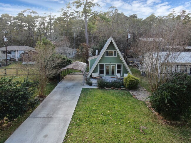 Building Photo - 1500 W Pine Lake Cir