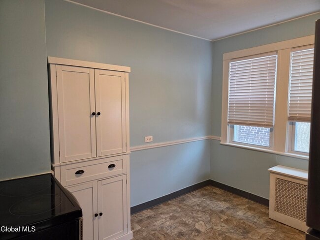 Building Photo - 1594 Union St