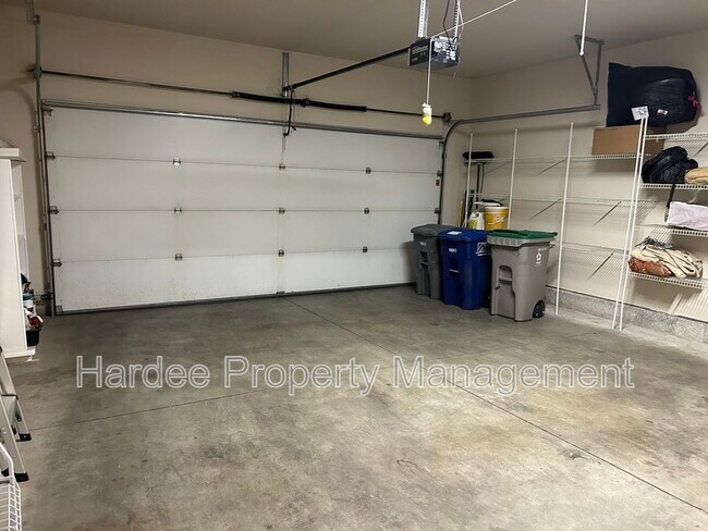 Building Photo - 830 E Riverpark Ln