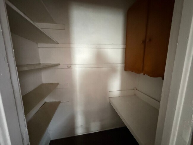 Building Photo - House for Rent