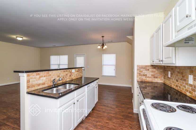 Building Photo - 4172 Oak Field Dr