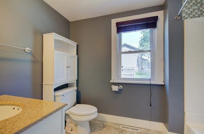 Building Photo - 227 Sherman CT