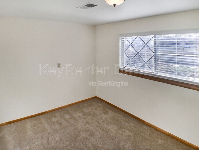 Building Photo - 1469 Coronado Pkwy N