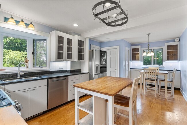 Building Photo - 161 Highland Ave
