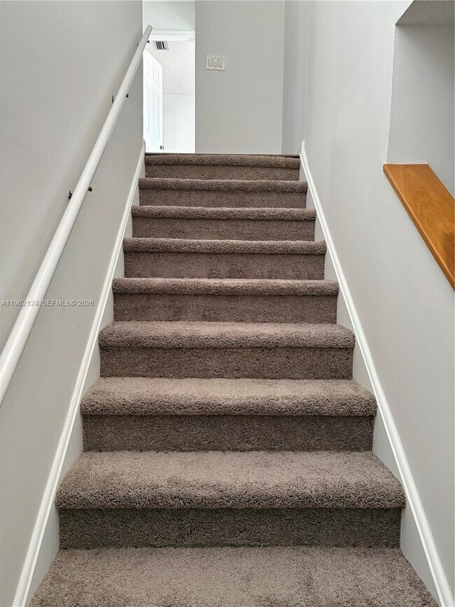 Building Photo - 6579 Via Regina