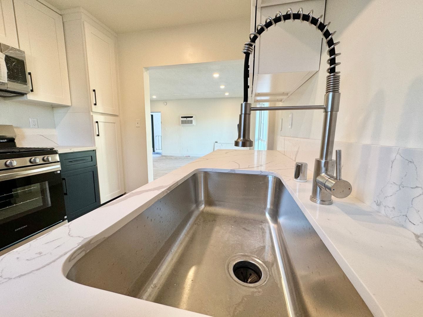 Building Photo - 3419-31 Keystone Ave