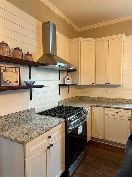 Building Photo - 46 Akron St