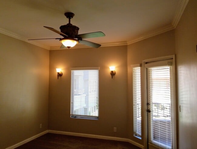 Building Photo - $2595. Marina District upgraded 1bd 1ba with balcony 735 sq ft