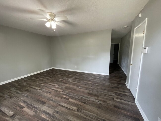 Building Photo - 4-BEDROOM + BONUS ROOM - Beautiful, Shady Residential Area