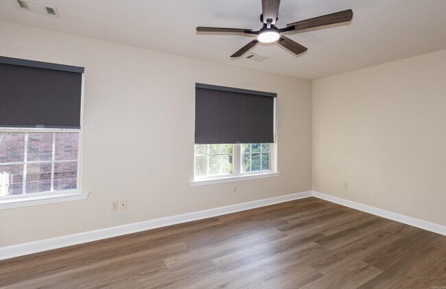 Building Photo - 7106 Ohio St