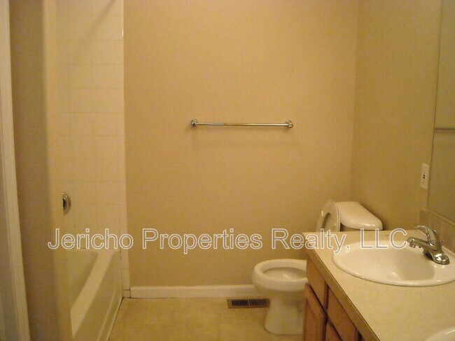 Building Photo - 5357 Balsam St