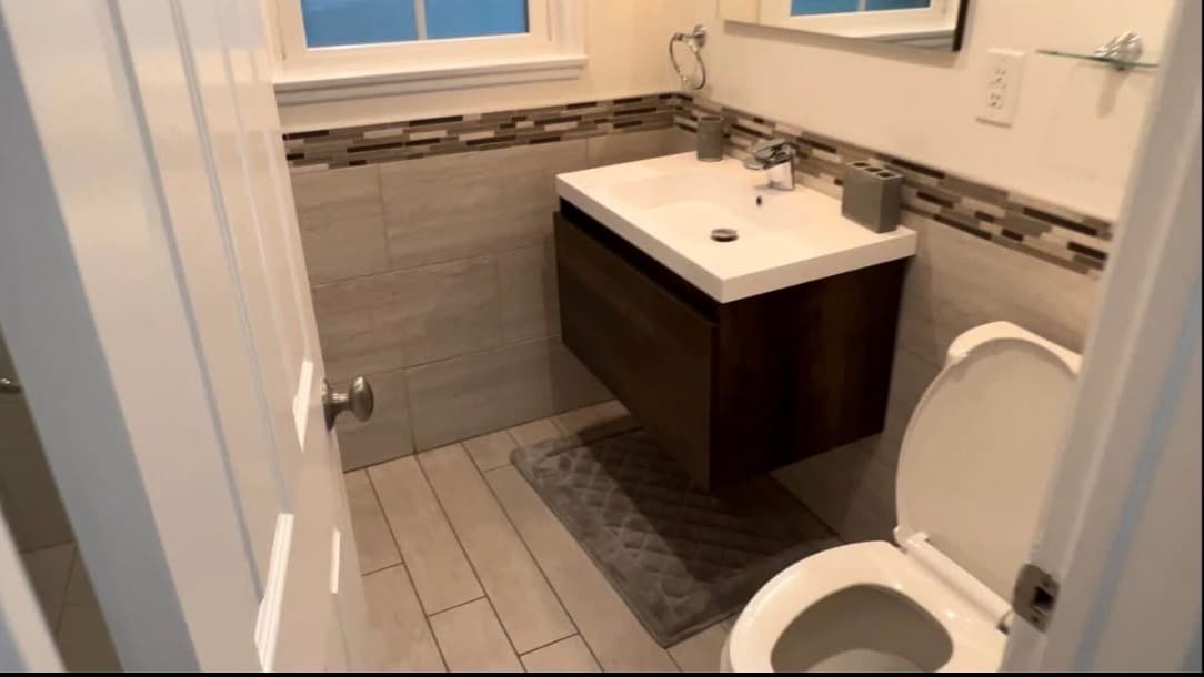 Building Photo - 6154 Aura Ave