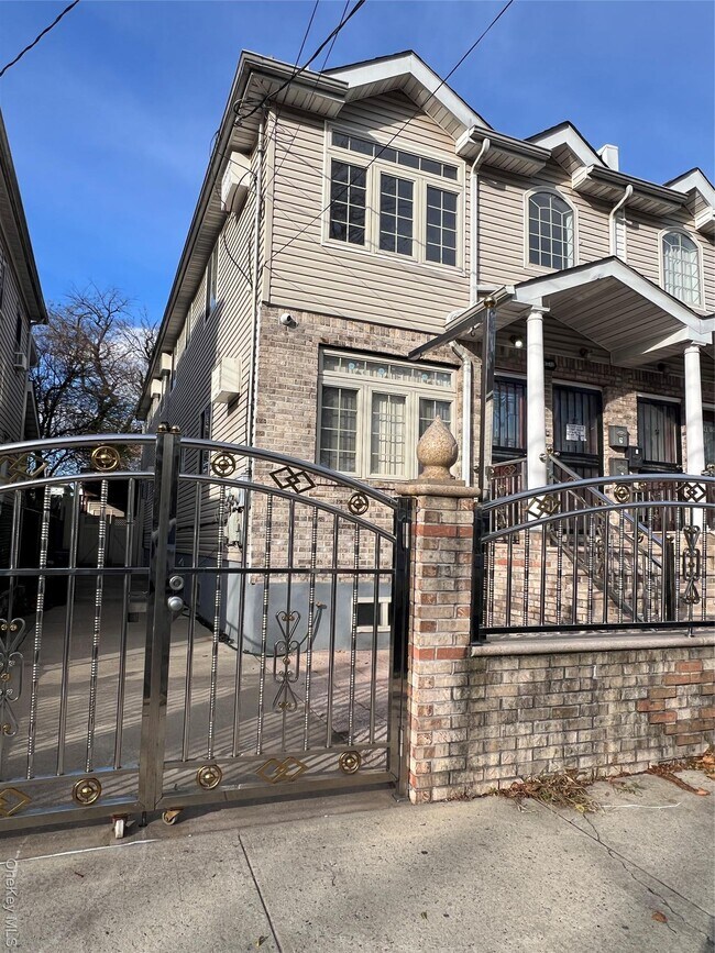 Building Photo - 169-11-169105 105th Ave