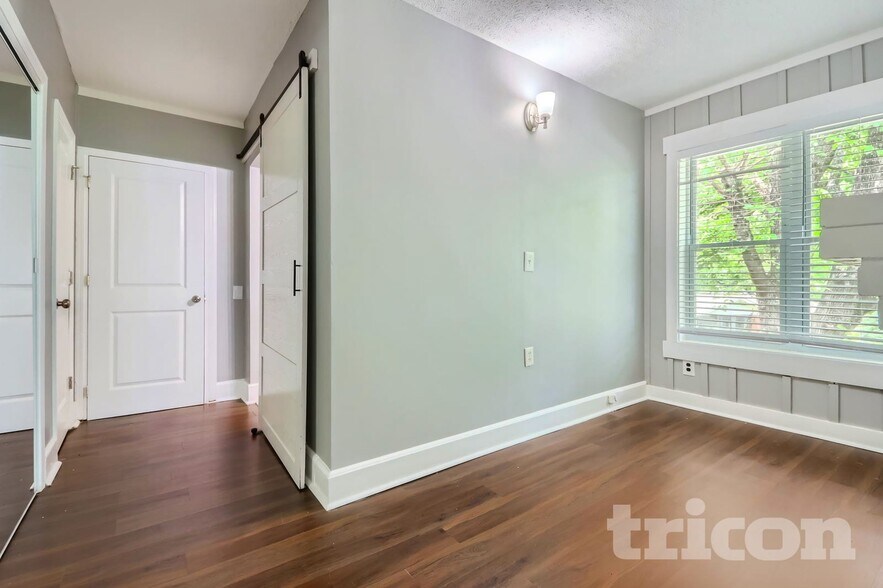 Building Photo - 141 Fairview Dr